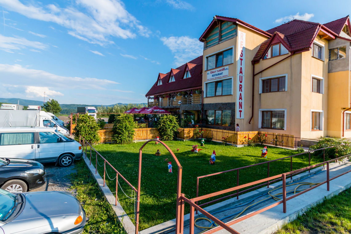 Restaurant Pensiune Ionut - Padurea Bogaţii